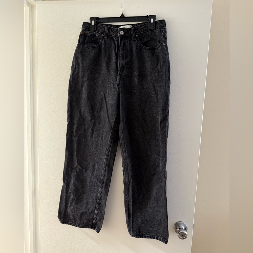 Abercrombie & Fitch High Rise Loose Jeans (28)